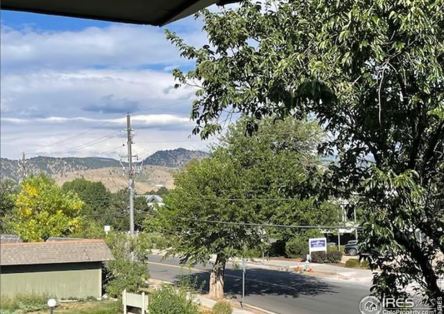 Lovely 2-Bed, 1.5 Bath Home